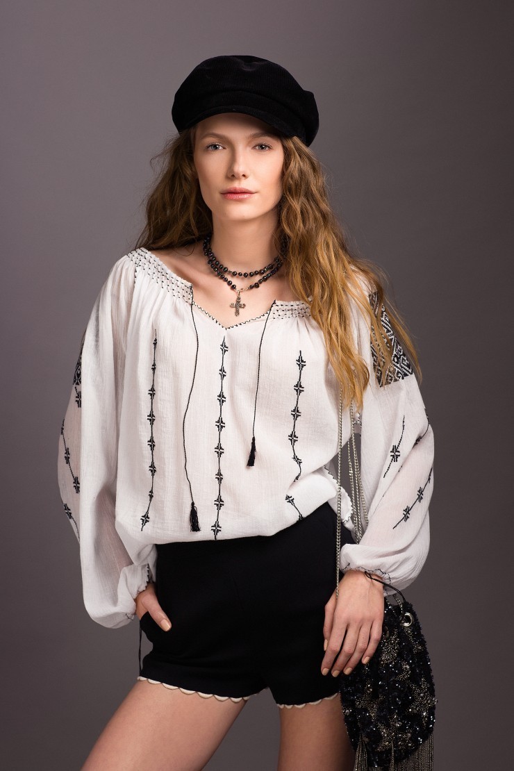 Ia romaneasca stilizata de Blouse Roumaine Shop