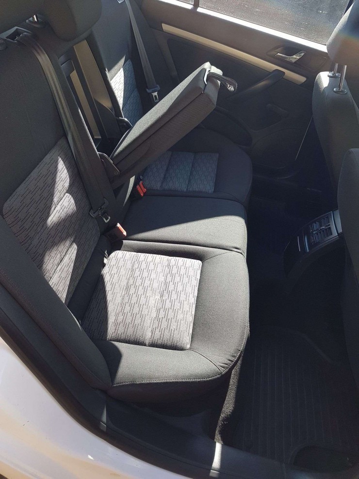 Servicii  de detailing auto cu aburi , curatare spalare igienizare cu aburi interior tapiterii auto canapele saltele coltare fotolii mochete