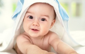 Cum ingrijim corespunzator pielea  sensibila a bebelusilor?