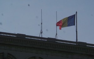 BERENGHI CATALIN &Icirc;I SOMEAZA PE DRAGNEA SI PE TARICEANU! 