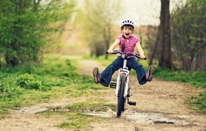  Bicicleta, un motiv de distractie si un  plus de sanatate pentru copilul tau