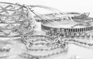 8 motive pentru a investi ACUM în bijuterii de argint