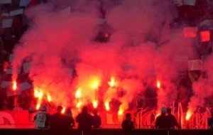 Tortele de stadion, cele mai spectaculoase materiale pirotehnice folosite in timpul meciurilor de fotbal