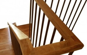 Balustrada din lemn – completarea unui decor modern prin scari intrerioare elegante