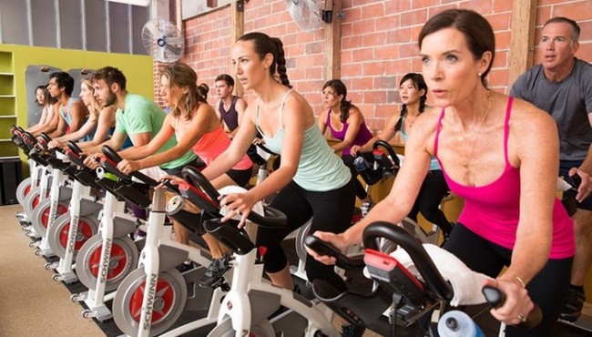 bicicleta fitness te ajuta sa slabesti)