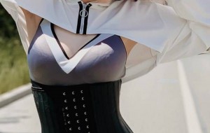 Clessidra - corsetele modelatoare de care s-au indragostit romancele