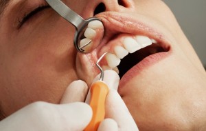 Efectele lipsei dinților și tratamentul cu implant dentar