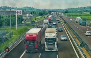 Leasing camioane sau achiziție directă? Cum să-ți optimizezi costurile de transport?